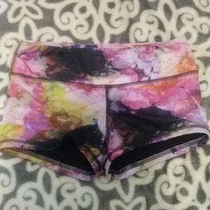 Fleo Shorts Size Medium